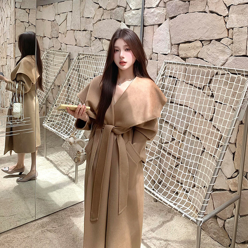 Camel-Colored Double-Sided Wool Cashmere Coat for Women, 2025 Winter New Style, Large Lapel, Relaxed Fit, Waist-Cinching Woolen Coat Camel-Colored Double-Sided Wool Cashmere Coat for Women, 2025 Winter New Style, Large Lapel, Relaxed Fit, Waist-Cinching Woolen Coat