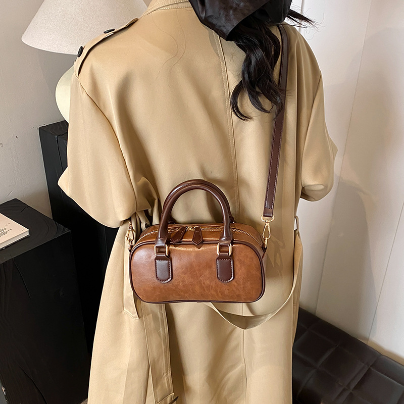 Cross-Border Women's Handbag 2026 New Trend Retro Versatile Shoulder Bag Commuter Crossbody Bag - Thumbnail 4