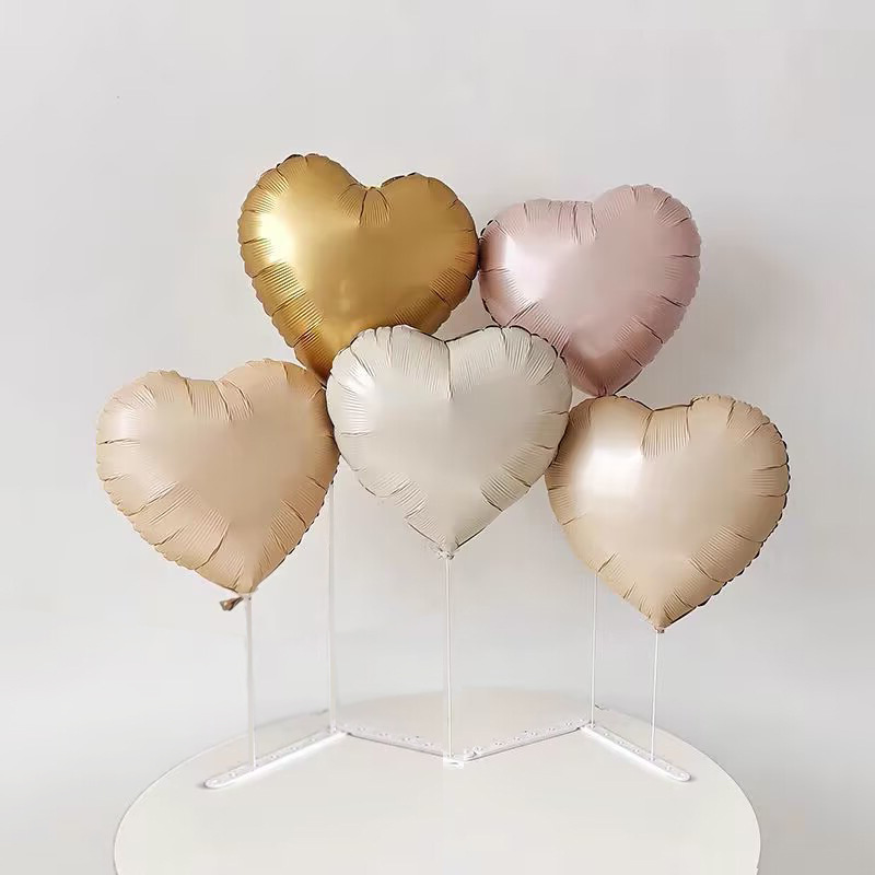 新款ins摺疊桌飄組合心形氣球愛心鋁膜生日派對布置裝飾拍照道具