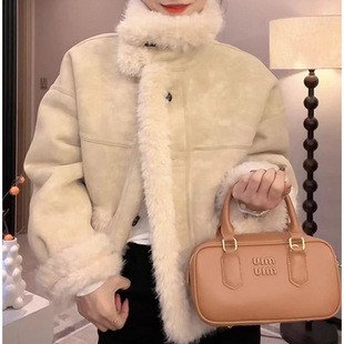 Small 2024 stand collar winter new fur one-piece thick warm coat women's Mao Mao short foreign style locomotive