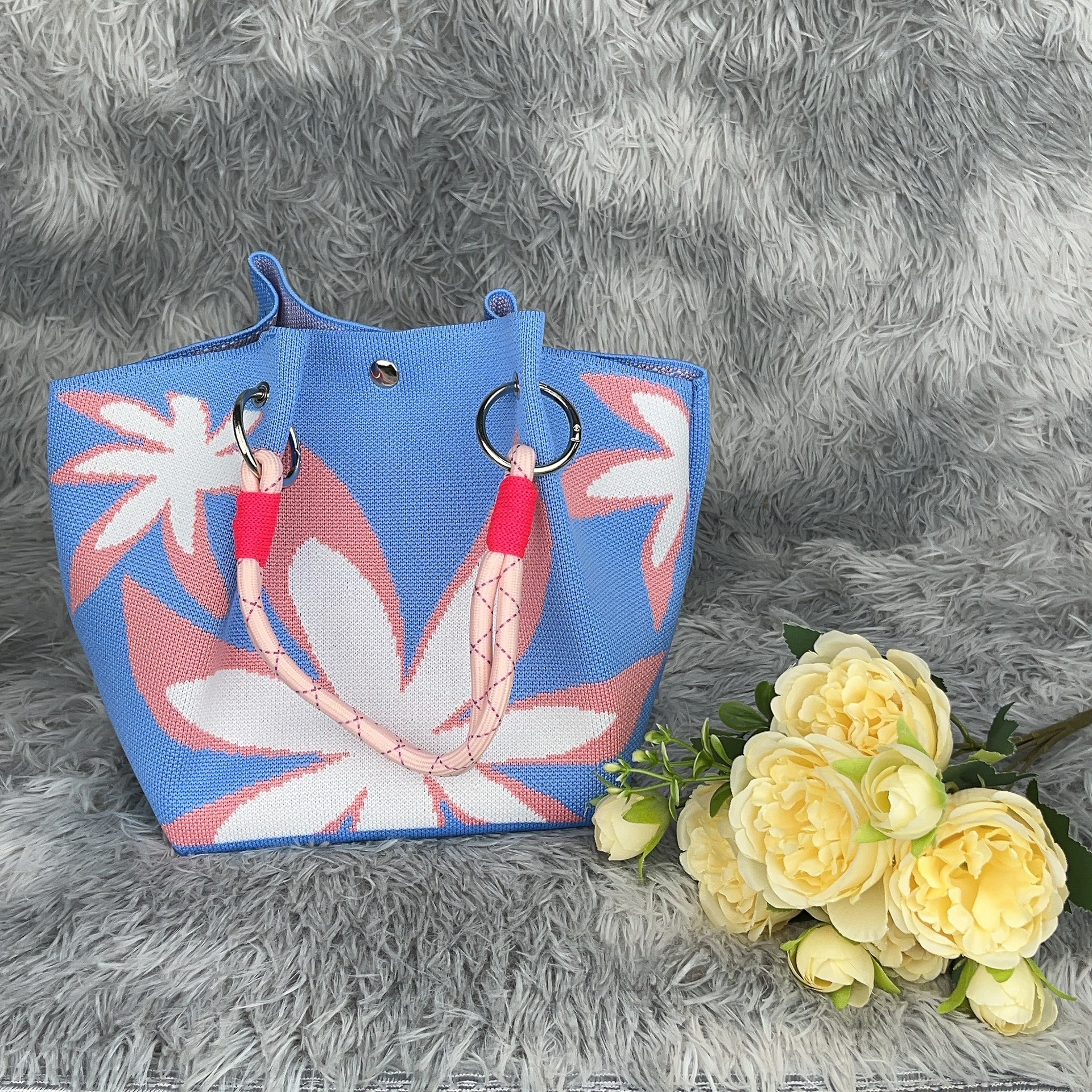 Bolsa de punto bolsas de dibujos animados para mujeres lindas bolsas de regalo de mano bolsas de bocadillos prácticas versátiles bolsas de cubo baratas gran capacidad