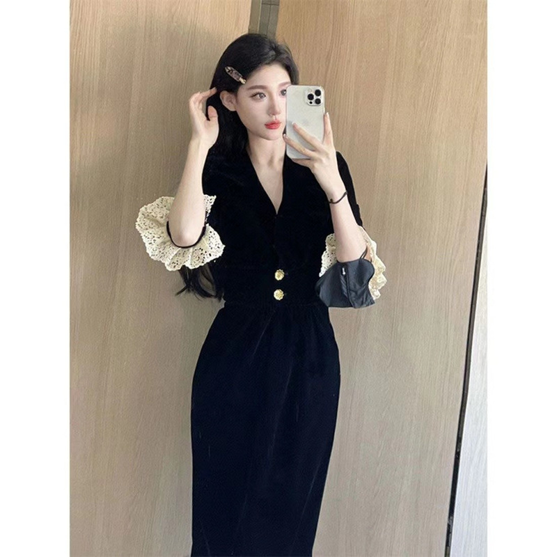 French Hepburn Style Black Velvet dress Autumn and Winter High-end Tight Waist Small Black Dress Light Luxury Niche Dress for Women