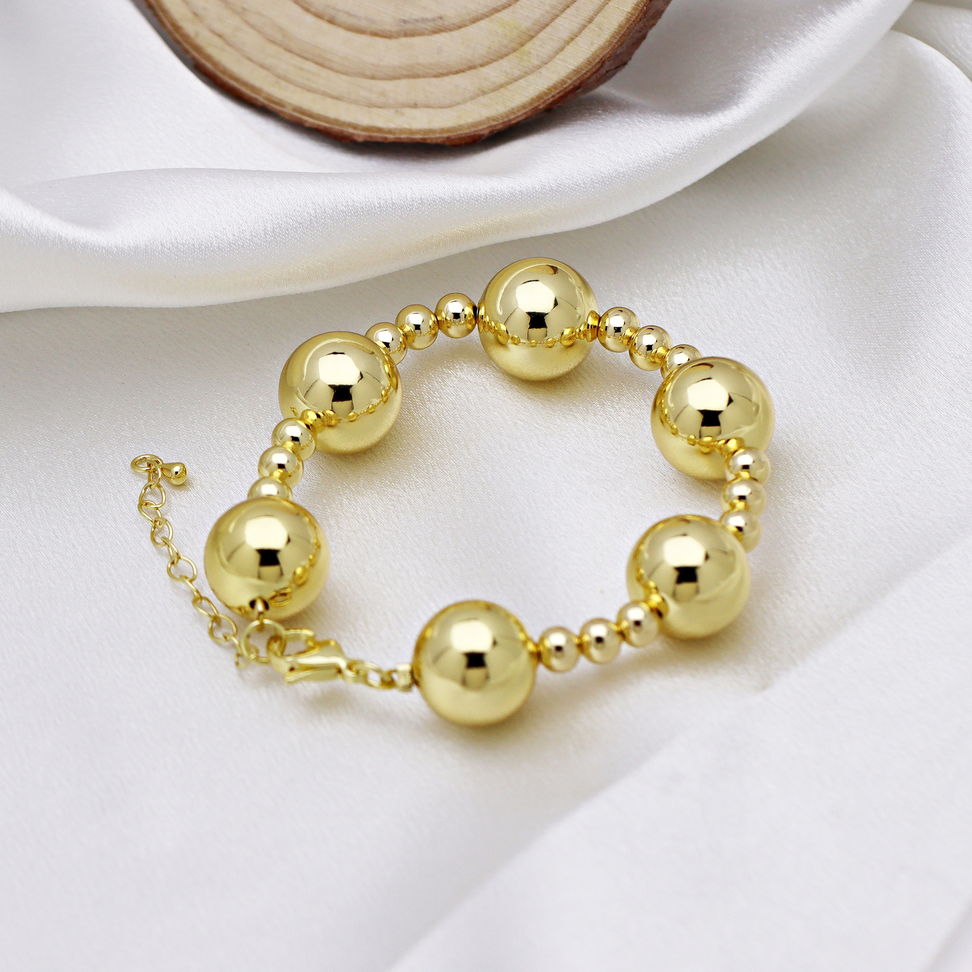 Copper Chain Material 1 Piece Quantity Casual, Daily Occasion Copper 18K Gold Plated Beaded Plating Round Bracelets