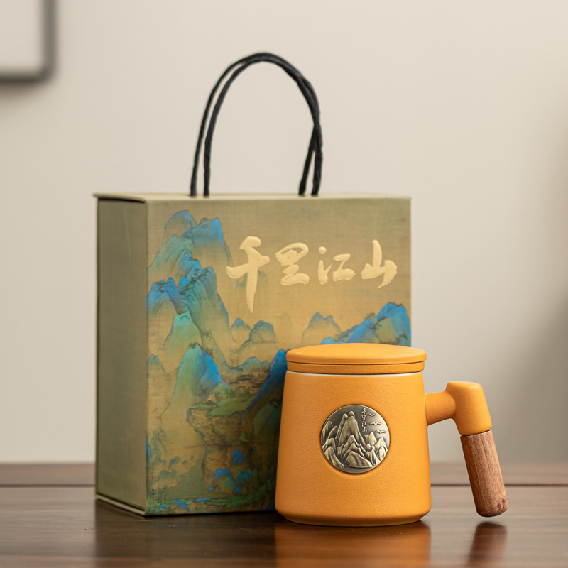 Taza de cerámica en relieve medalla de bronce con tapa caja de regalo taza de café taza de agua empresa regalo de mano tallado logotipo