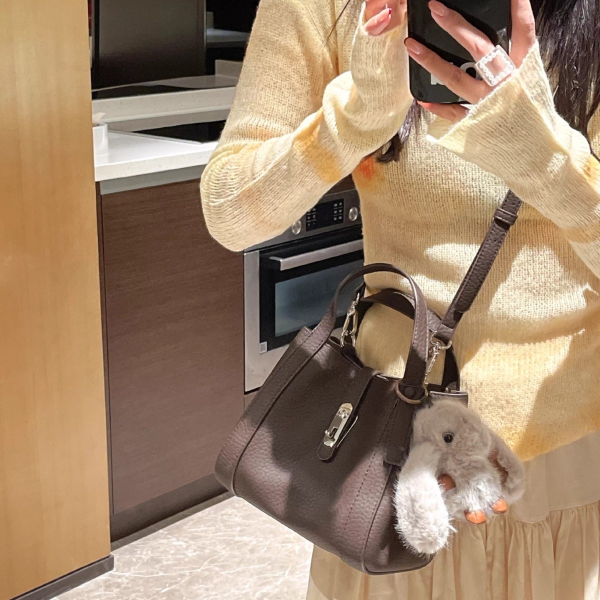 Cross-Border Genuine Leather Women's Bag 2026 New Arrival Luxury Commuter Versatile Niche Handbag Shoulder Crossbody Bag - Thumbnail 3