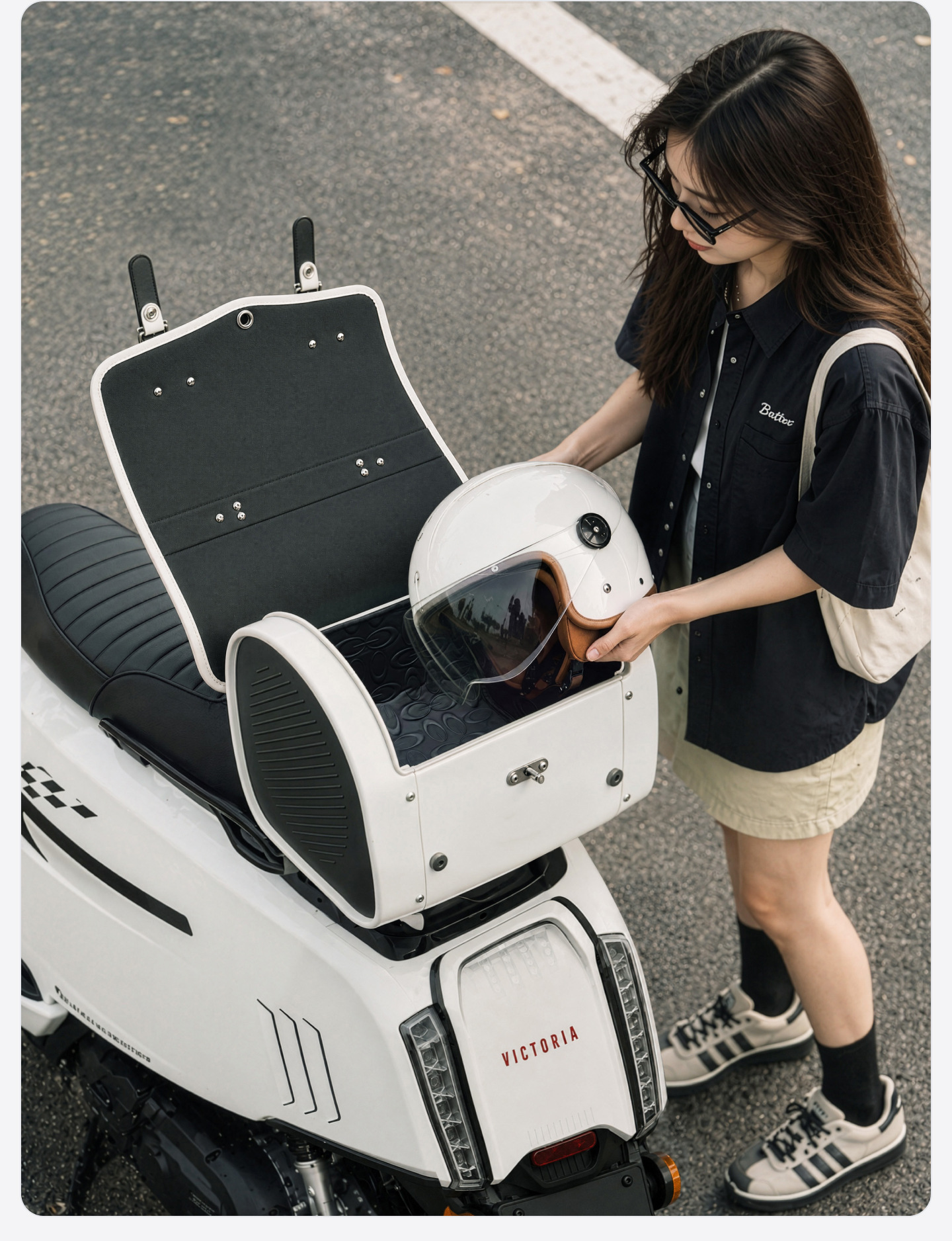 Motorcycle trunk, retro large-sized luggage suitable for Niu Nine electric scooter, universal tail bag