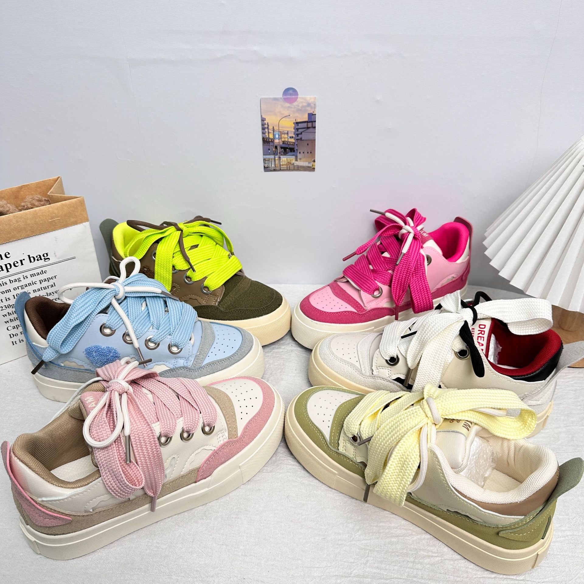 Yuanbo lindas zapatillas de deporte de niña suave primavera de 2025 nuevo estilo femenino zapatos de mujer casuales de suela gruesa zapatos de pan para estudiantes image 1