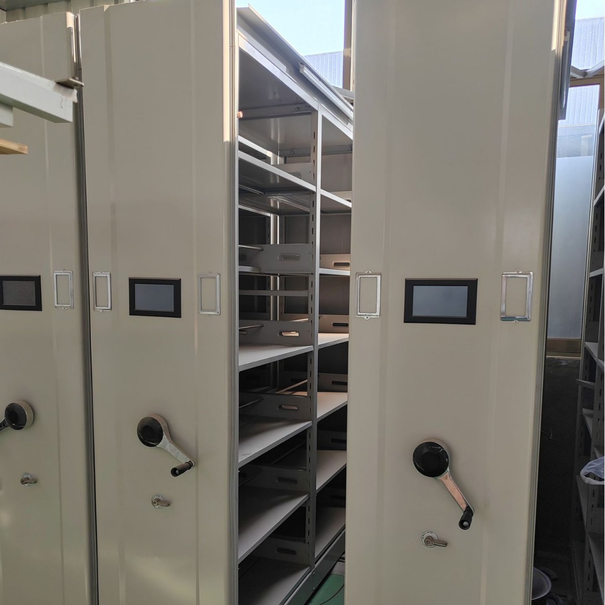 档案室电动智能移动密集架密集柜办公文件柜手摇式轨道式移动货架