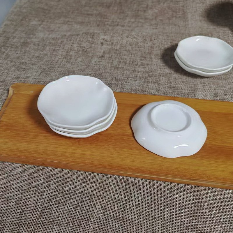 Flower-Shaped Ceramic Jewelry Display Dish, Creative Combination of Western and Chinese Cuisine, Sushi Sauce Dish for Chinese Restaurants