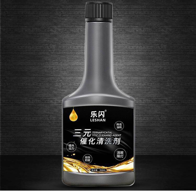 Automobile three-way catalytic cleaning agent to remove carbon deposits, disassembly-free sensor throttle injector cleaning agent to purify exhaust gas