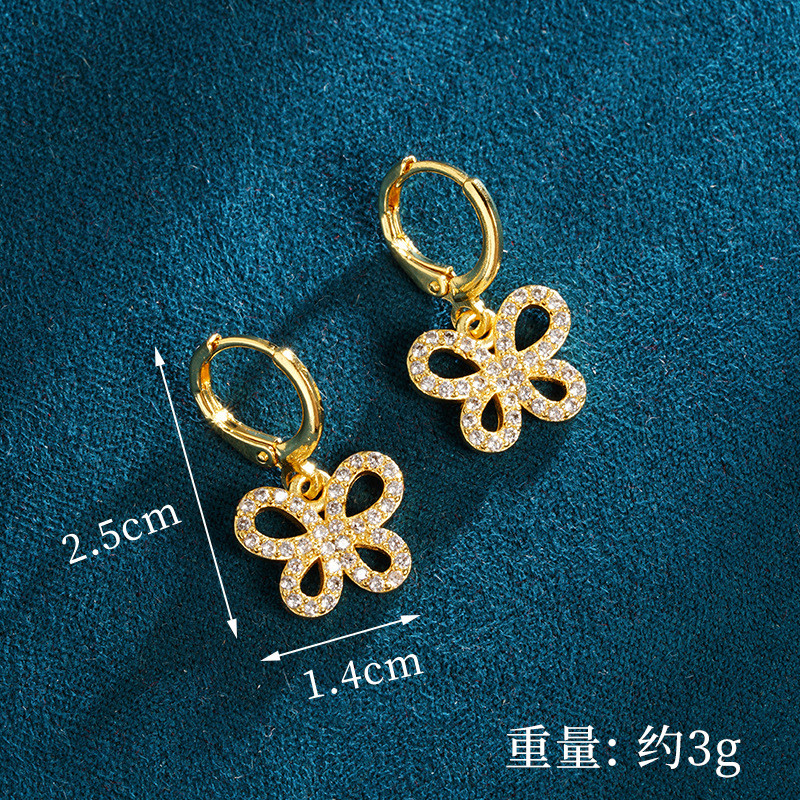 Collar de mariposa de diamantes huecos de oro de arena vietnamita