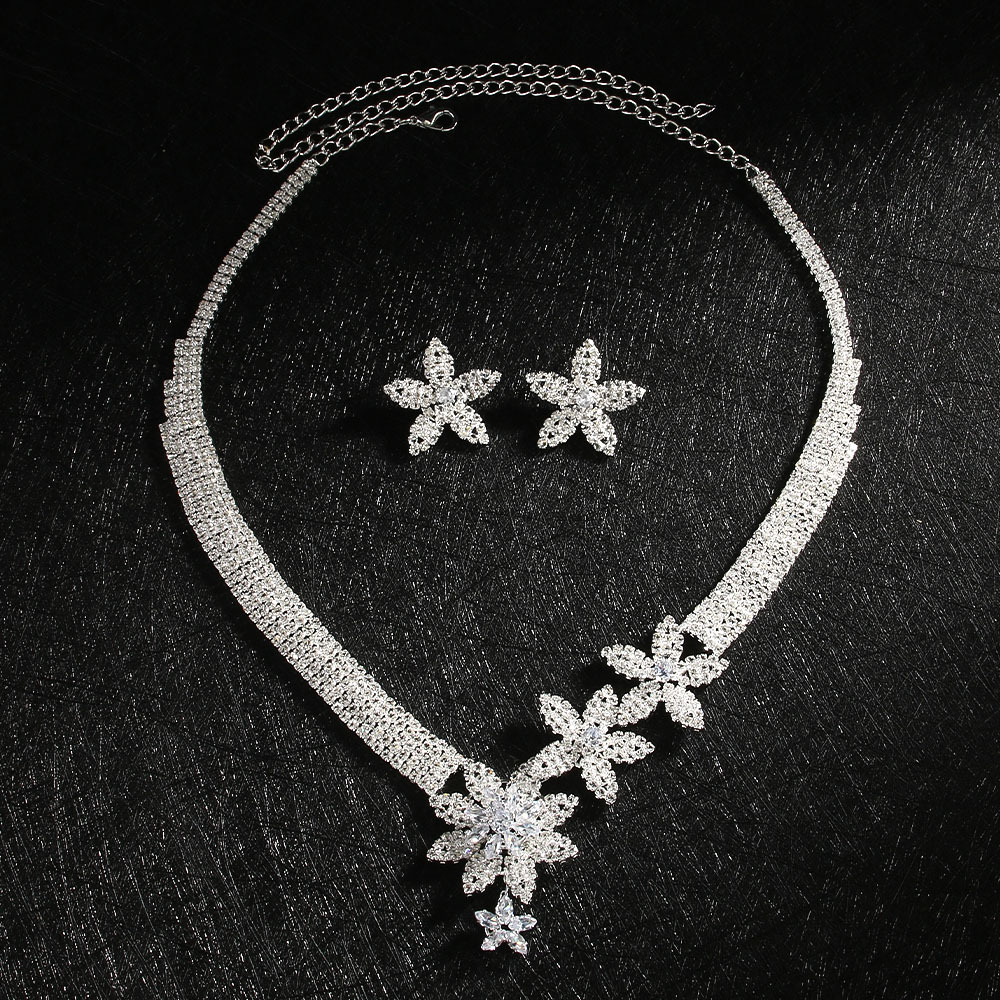 Europa y los Estados Unidos lujo ligero conjunto de pendientes de collar de diamante de alto nivel conjunto de collar de fiesta conjunto de joyería