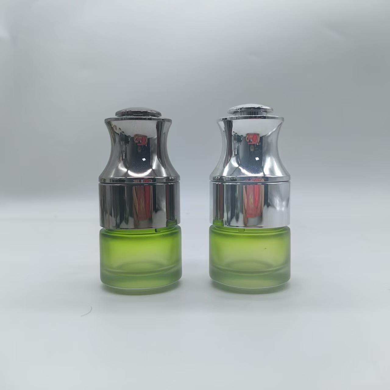 现货高透明精华液瓶30ml肩套滴管瓶化妆品玻璃精油瓶护肤品分装瓶