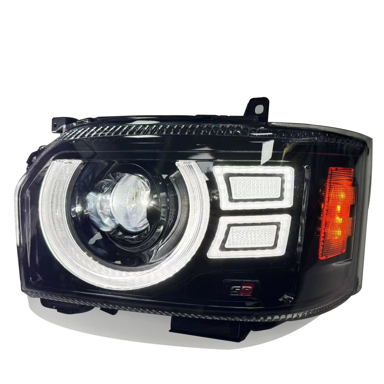Suitable for 14-18 Toyota Sea Lion hiace headlights modified LED headlights