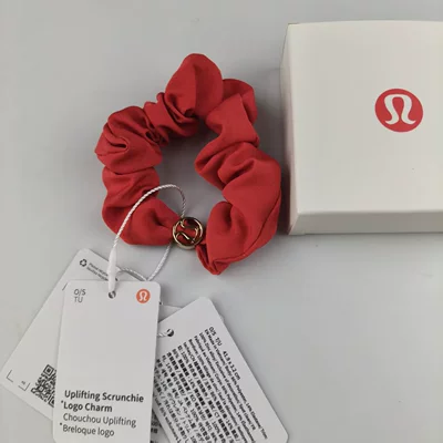 Saç üçün rezinlər Elastic Scrunchie Metal Logo - yb-hair-tie-red