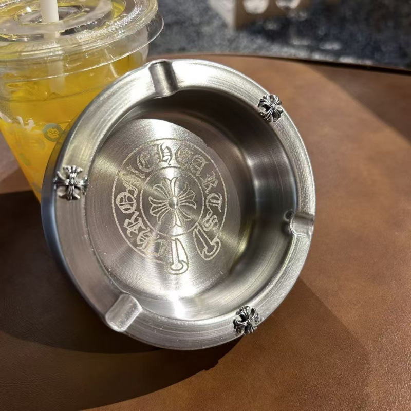 Trendy Cross-Shaped Retro Stainless Steel Minimalist Ashtray, Personalized for Bars, Home Use, Living Room, Light Luxury, Fashionable, Anti-Fly Ash Trendy Cross-Shaped Retro Stainless Steel Minimalist Ashtray, Personalized for Bars, Home Use, Living Room, Light Luxury, Fashionable, Anti-Fly Ash