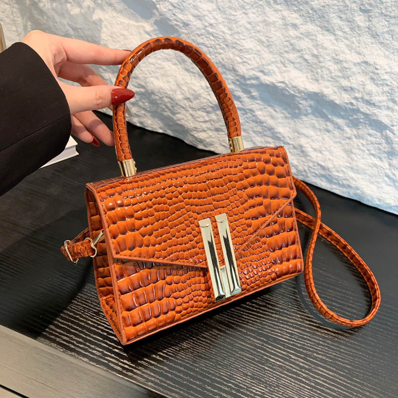 Bellissima, personalizzata, alla moda, borsa a tracolla singola lucida e alla moda da donna, modello 2024, casual e_voghion.com