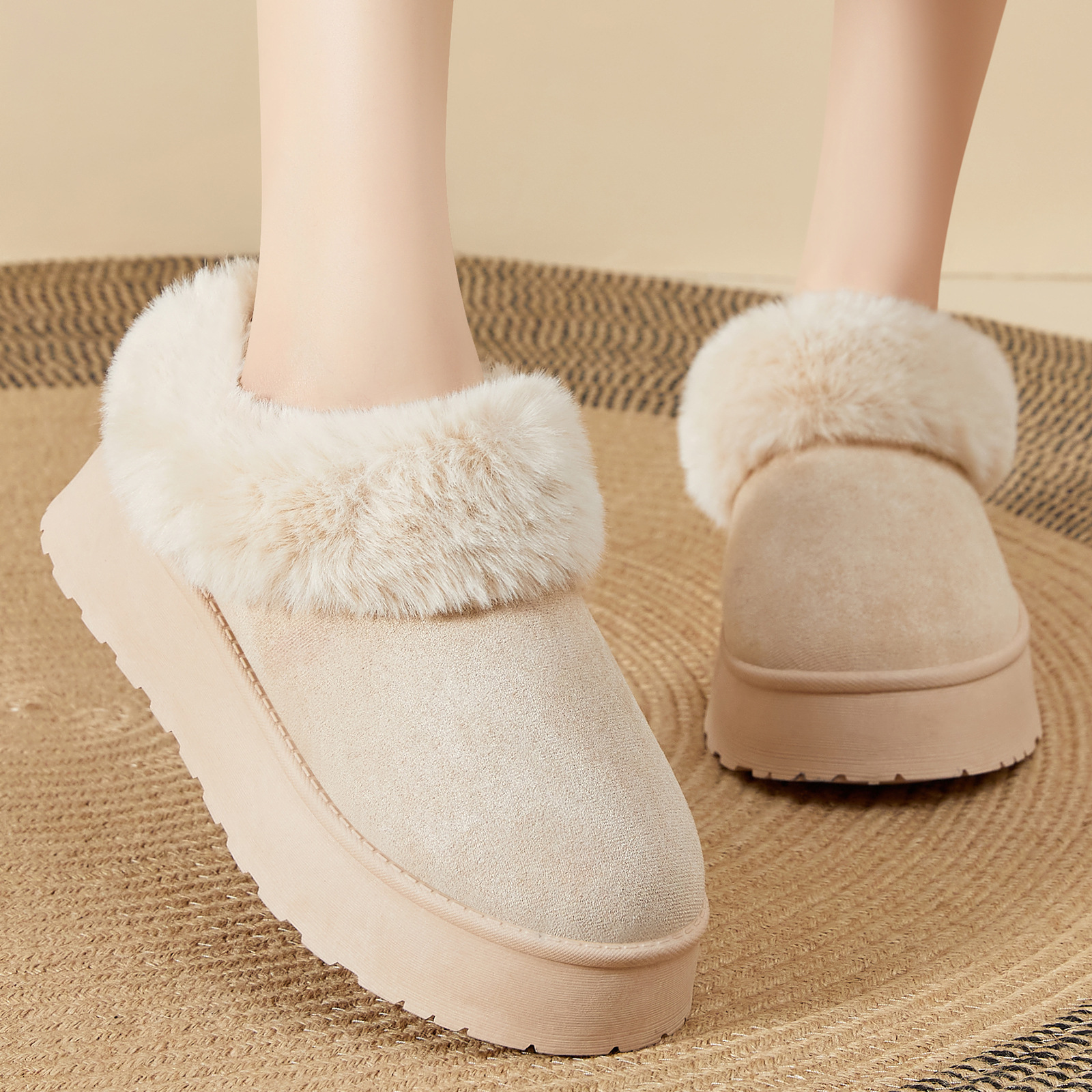 Botas de nieve para mujeres nuevas zapatos de algodón cálidos de altura y botas gruesas de lana para mujeres botas de algodón de fondo grueso botas cortas de moda versátiles