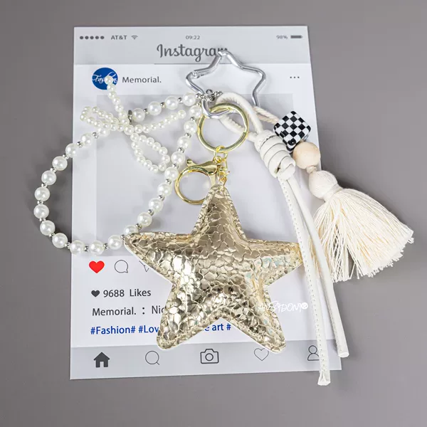 T33 [Fentagonal] Khaki leather rope + tassel checkerboard square wooden beads + gold starfish + pearl string
