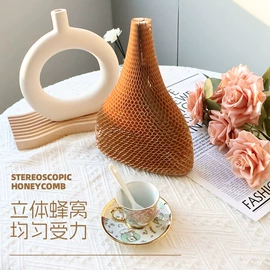 节庆用品;纸质工艺品;牛皮纸