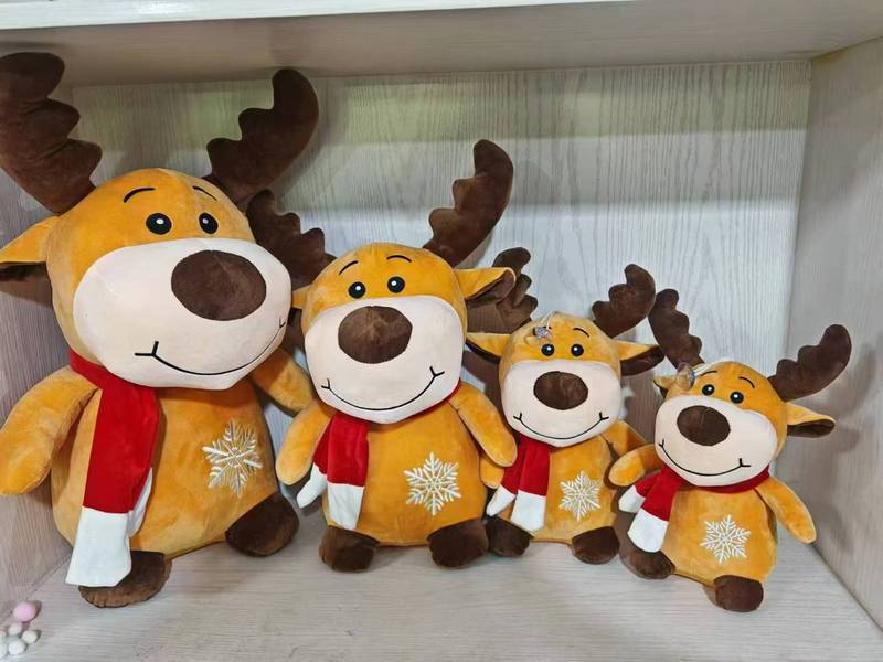 冬の新型クリスマスシリーズの雪だるまのぬいぐるみのヘラジカの漫画の人形のクリスマスツリーの置物|undefined