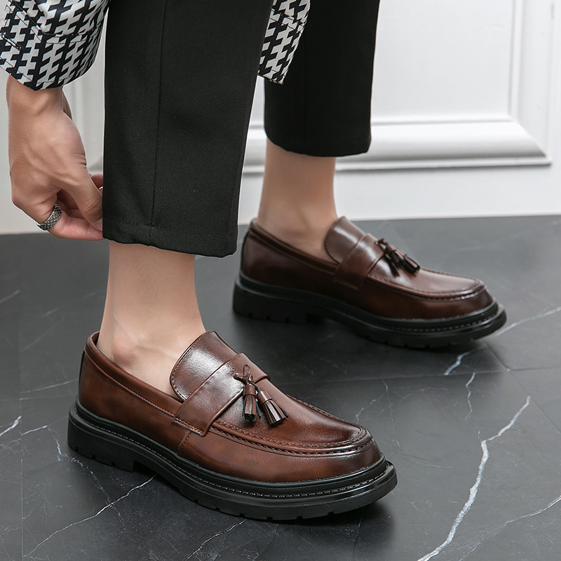 Zapatos de primavera y otoño de 2024 un pie de zapato de hombre de 46 yardas de zapato de suela gruesa para aumentar la altura de la moda de zapatos de cuero del novio image 4