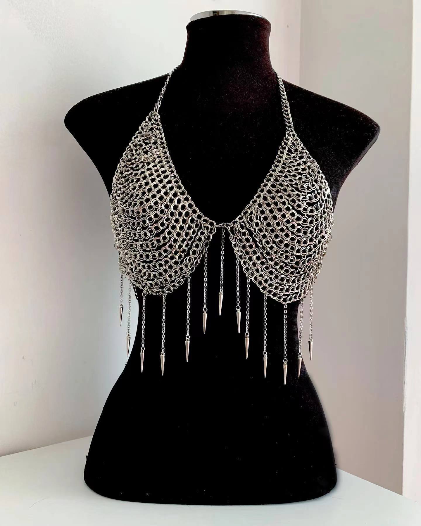 180009 European and American vest Small Pointed Tassel Pendant Metal Chain Stitching Combination Top Small Vest Body Chain