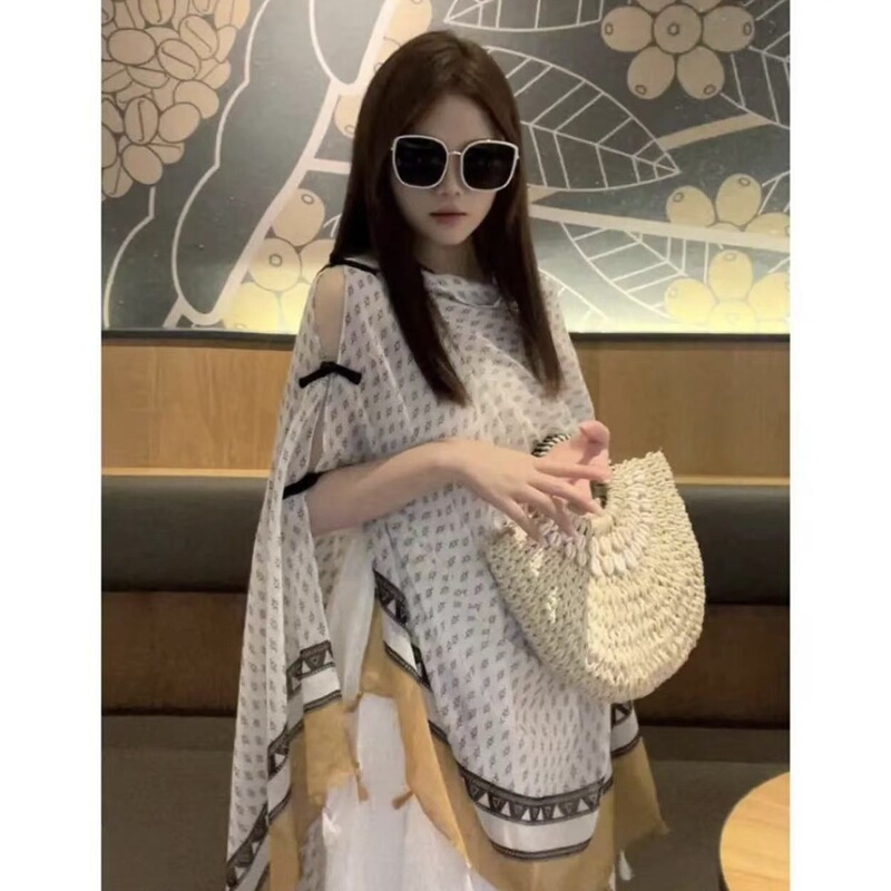 云南青海旅游丝巾夏季高级感女式中长外披复古民族风防晒盘扣披肩|undefined