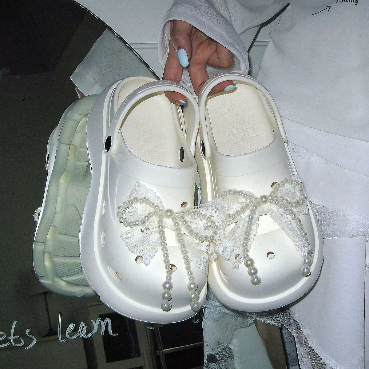 时尚女士夏季沙滩凉鞋厚底增高少女心甜美仙女风珍珠蝴蝶结洞洞鞋