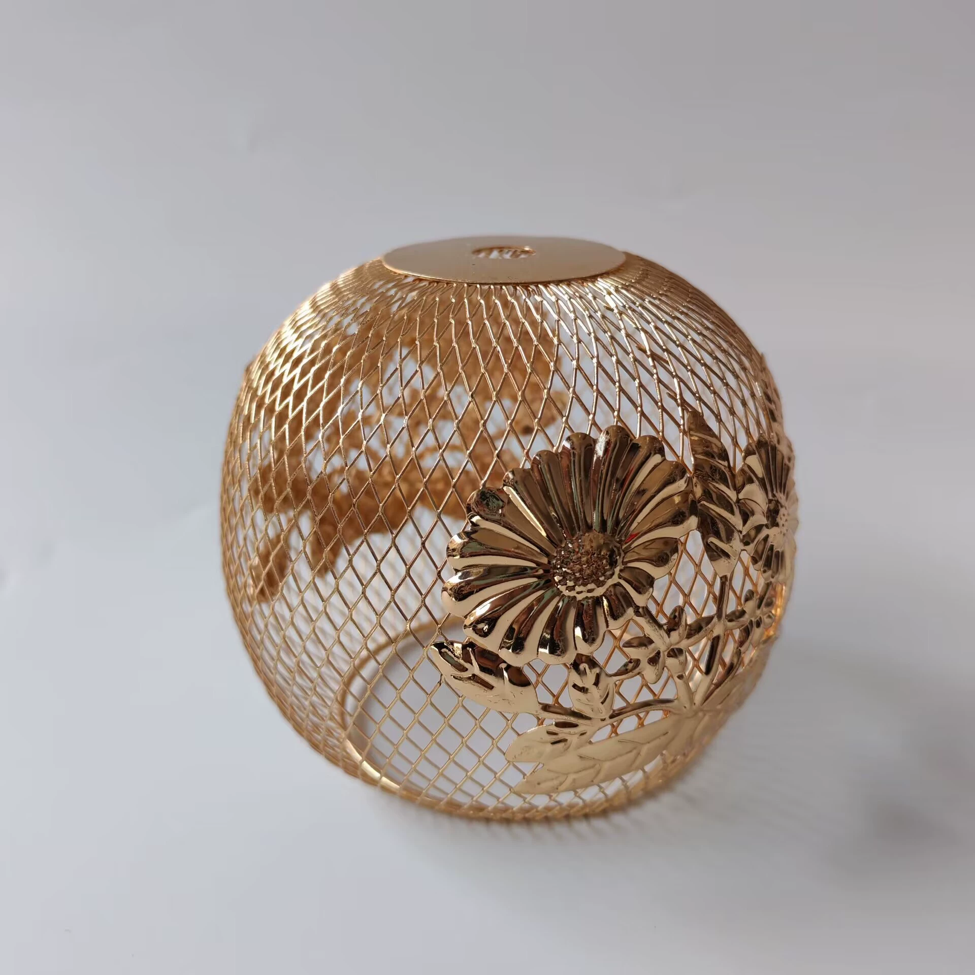 Поставка 110 абажуров из железной проволоки в форме хризантем, стильных и роскошных подвесных светильников для столовой, бытовых потолочных ламп, с ручной сваркой, Чжуншань.