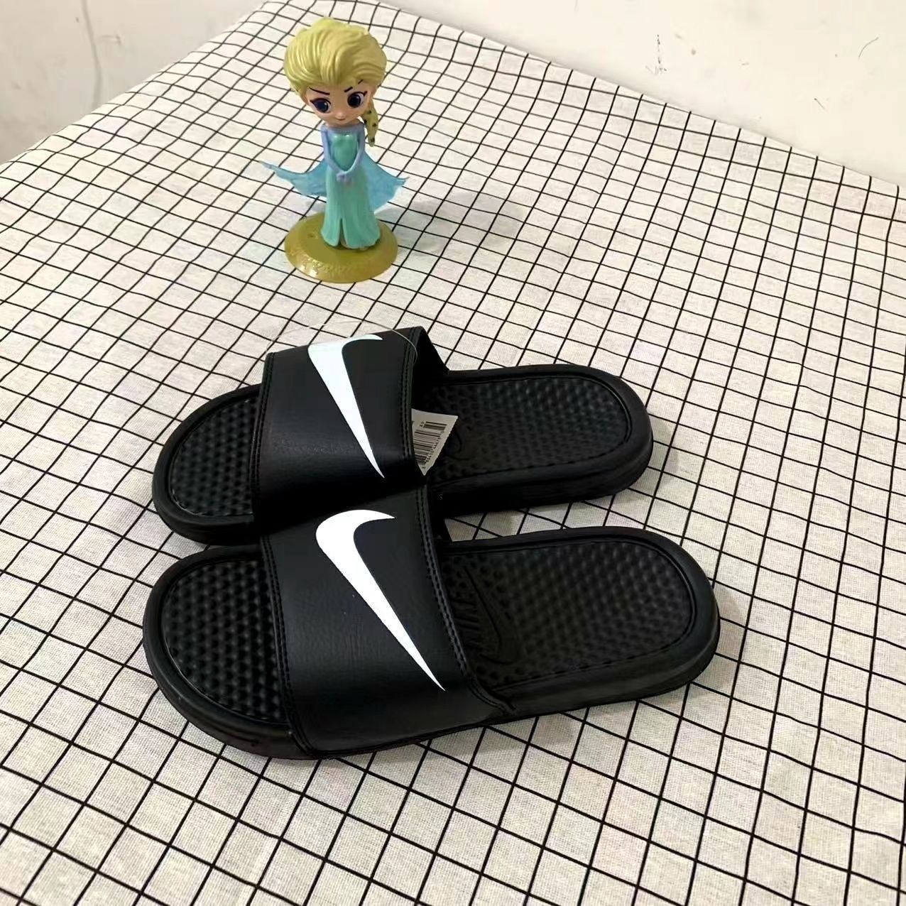 Nuevo gancho deportivo verano barroco pareja aj pantuflas hombres y mujeres playa antideslizante