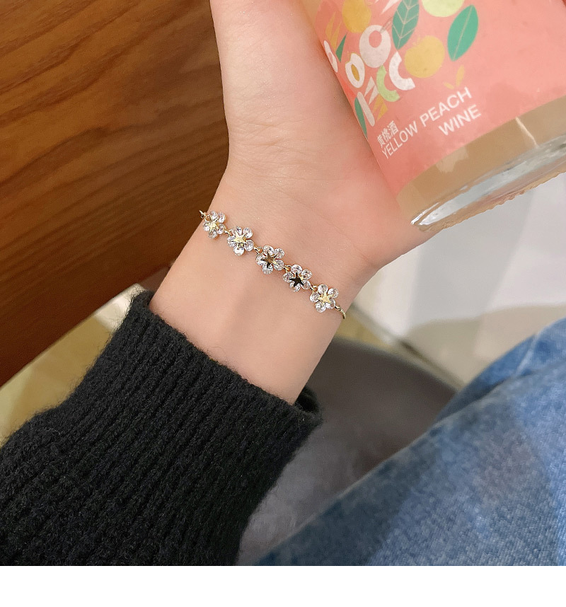 Fashion Flower Titanium Steel Plating Bracelets 1 Piece