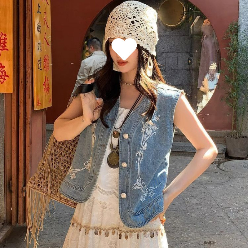 2025 Spring/Summer New Embroidered Denim Vest for Women Commuting Simple Design Niche Versatile Loose Vest Top