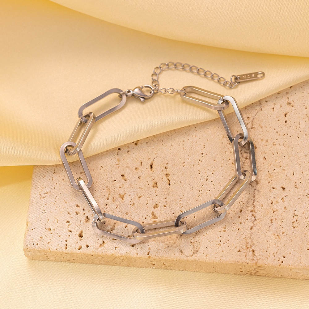 Pulsera de Acero de Titanio de Dongguan, Estilo Europeo y Americano, Diseño de Doble Cadena con Cuchillas, Exagerada, Hip-Hop, para Otoño e Invierno, No se Destiñe, para Mujer