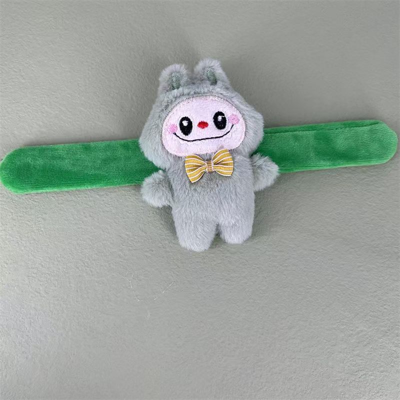 녹색 가로 버전 라부부 인형