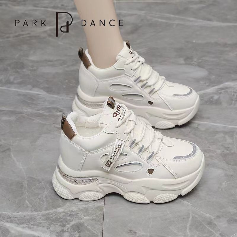 Moda interior de altura zapatos de papá para mujeres 2024 otoño nuevo ligero antideslizante con suela gruesa zapatos casuales de suela suave zapatos deportivos para mujeres