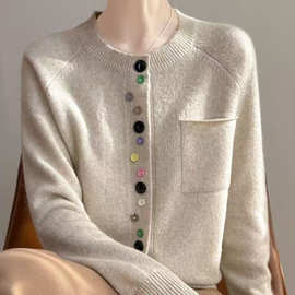 法式彩扣针织开衫女短外套毛衣2025新款宽松休闲洋气外搭上衣毛衫