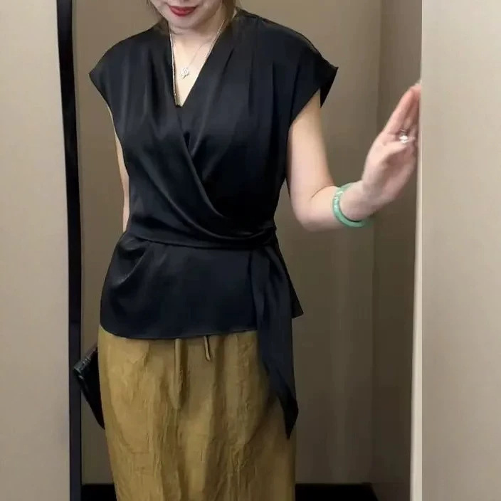 26 New Summer Style French-Style Silk Double-Georgette Sleeveless Top with Urban Casual Design and Wrap-Around Tie Shirt 26 New Summer Style French-Style Silk Double-Georgette Sleeveless Top with Urban Casual Design and Wrap-Around Tie Shirt
