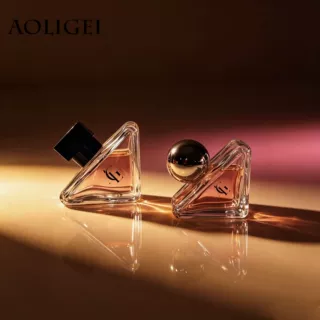 Perfume bottle三角异形艺术玻璃香水瓶空瓶 黑金金球盖 现货批发