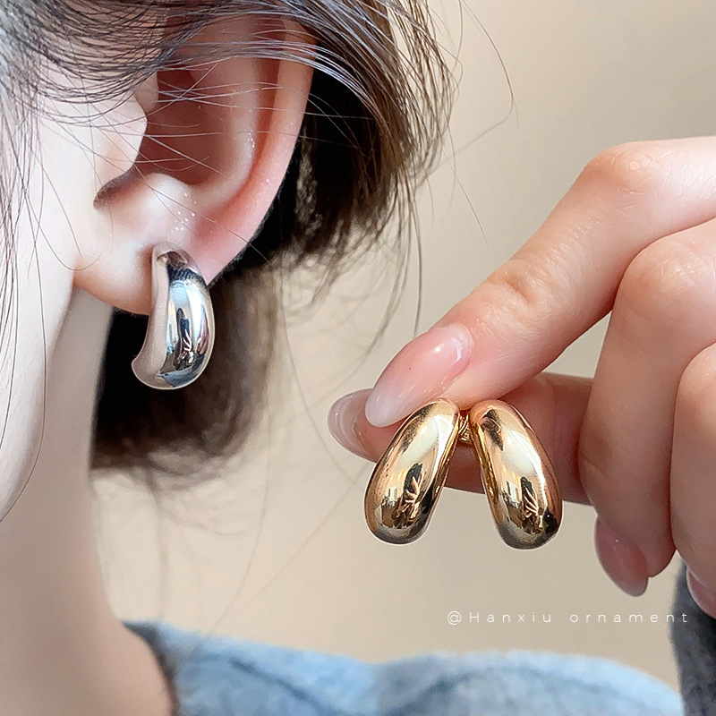 European and American Metal Oval Water Drop Ear Clip Simple Cold Wind Earrings Without Ear Holes Niche Advanced Autumn and Winter Earrings