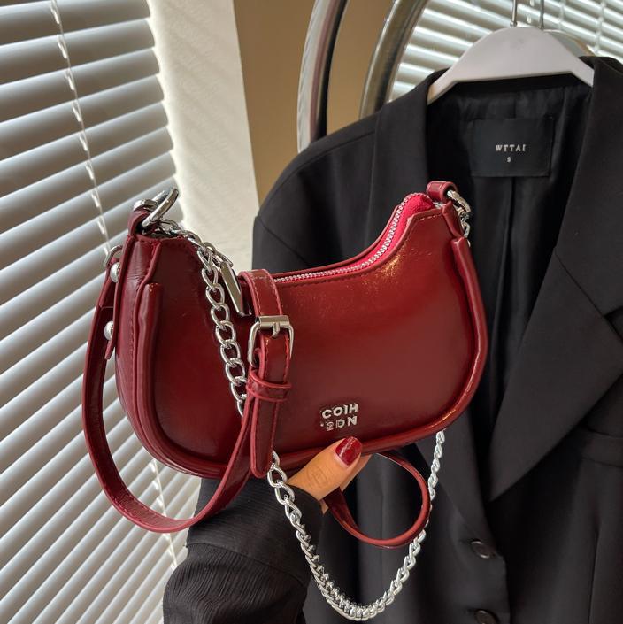 Bolsos pequeños de estilo occidental populares de verano para mujer 2025 nuevo bolso de mensajero súper fuego salvaje bolso de axila de un solo hombro de sentido avanzado