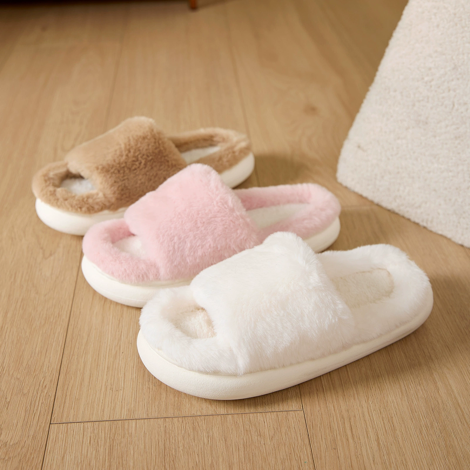 Толстоподошвенные домашние тапочки с меховой отделкой для использования в помещении, хлопковые тапочки для осени и зимы, женские плюшевые домашние тапочки с открытым носком.