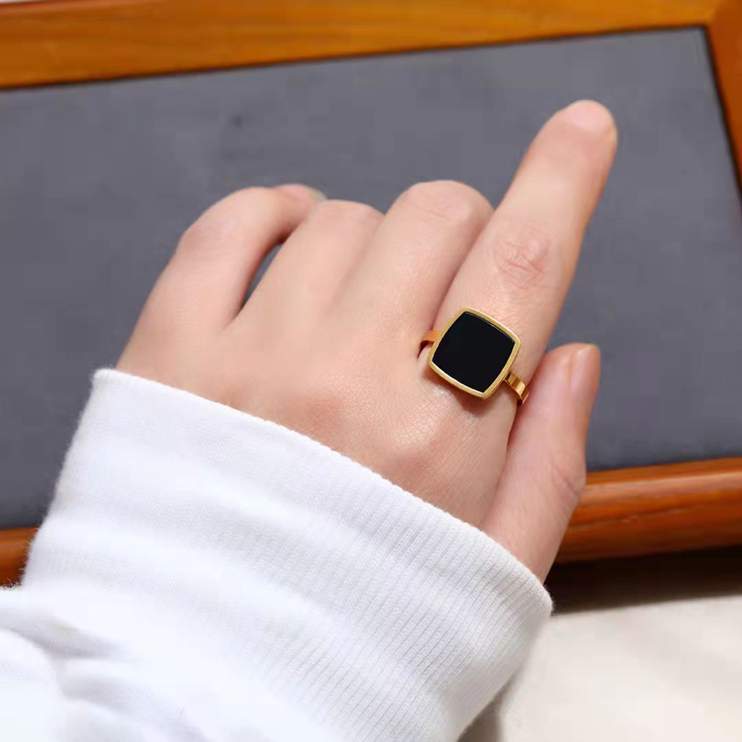 Marca cuadrada negra Xiyin transfronteriza nuevo no desvanecerse ligero lujo nuevo estilo simple anillo de personalidad europea y americana joyería para mujeres