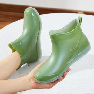 Japanese Style Rain Shoes Women's Fashionable Short Tube Rubber Shoes Outer Wear Cotton Waterproof Shoes Anti-slip Rain Boots for Car Washing Work in Rainy Season