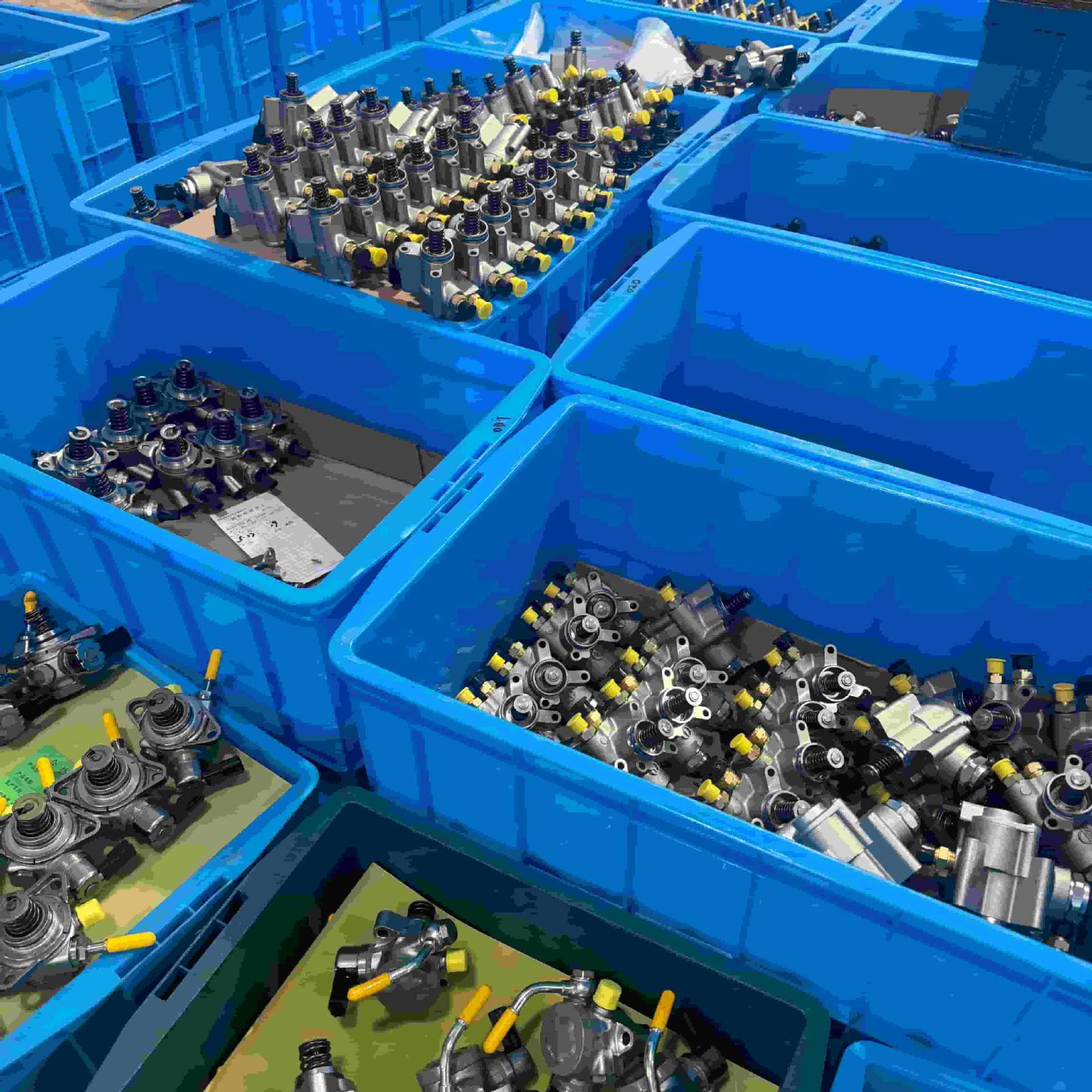Various high-pressure fuel pumps High-pressure fuel pumps