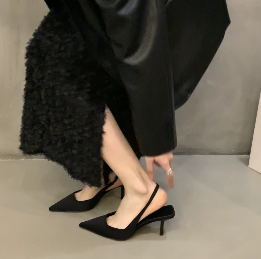 Французские черные босоножки на высоком каблуке с носком, туфли феи, весна-лето 2024, нишевые атласные туфли с острым носком