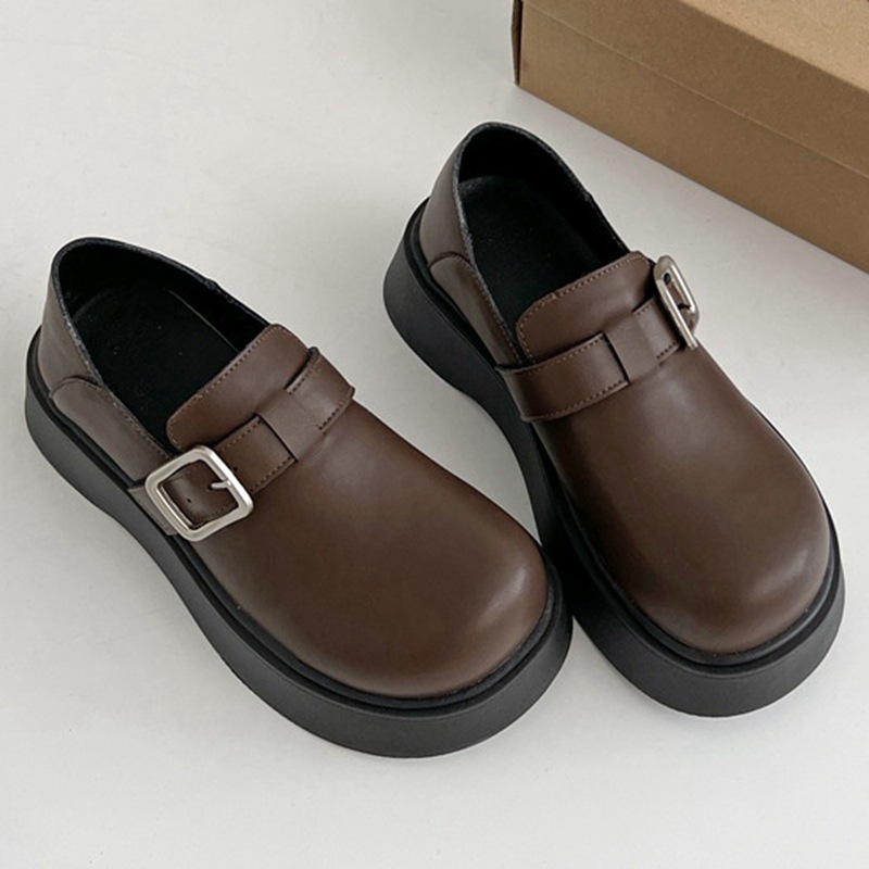 Zapatos de cuero pequeños estilo británico retro negro mate para mujer, nuevos modelos 2026 de primavera y otoño, zapatos Birkenstock versátiles de suela gruesa. image 5