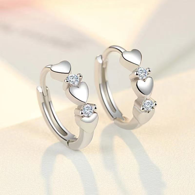 Deseo nuevo amor Zircon incrustado pendientes de nicho de diseño de alta sensación de auriculares ligeros de lujo auriculares al por mayor