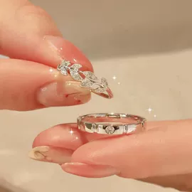 戒指;项链;手链