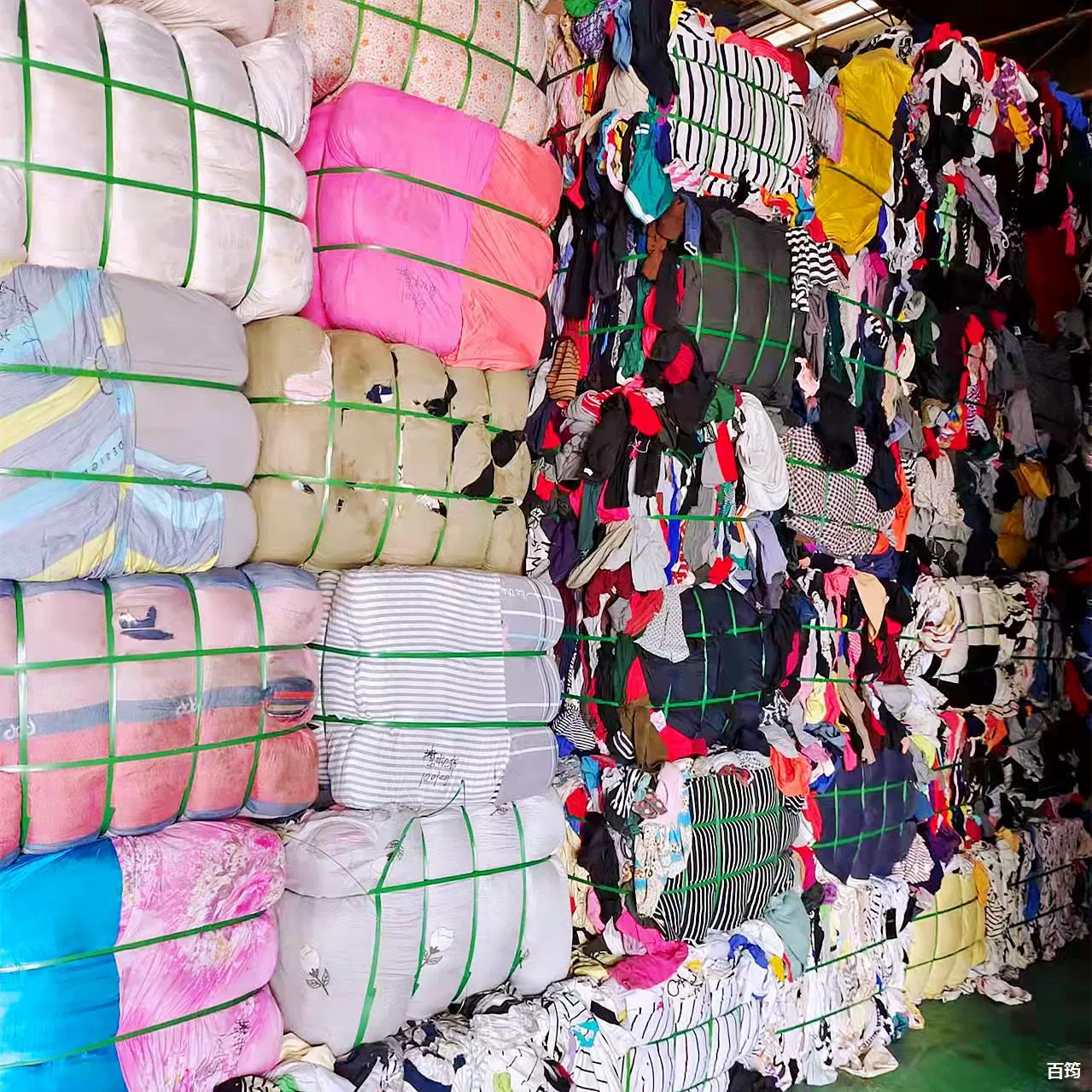 Газеты, машинные тряпки, хлопчатобумажные промышленные тряпки, маслопоглощающие машинные салфетки, безворсовые большие отходные тряпки, чистящие старые материалы для станков.